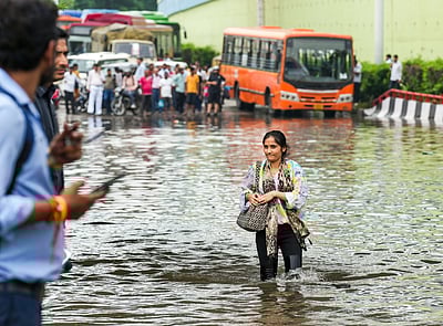 தில்லியில் கனமழை - புகைப்படங்கள்